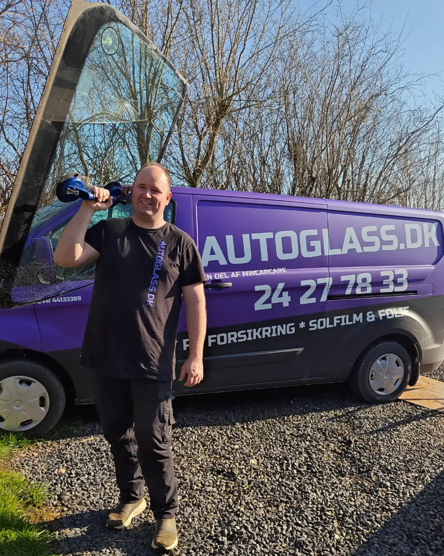 Autoglas, bilruder og frontruder reparation og udskiftning.
